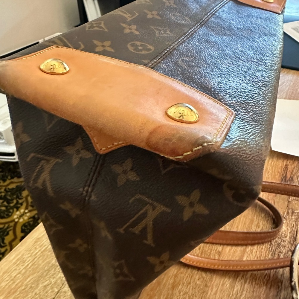 Louis Vuitton Wilshire Tote - Picture 7 of 14
